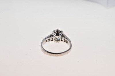 Lot 3 - Single stone diamond ring