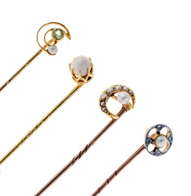Lot 66 - A split pearl and rose diamond stick pin