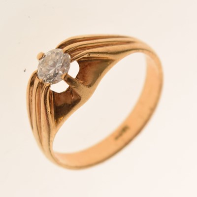 Lot 5 - Gentleman's diamond single stone ring