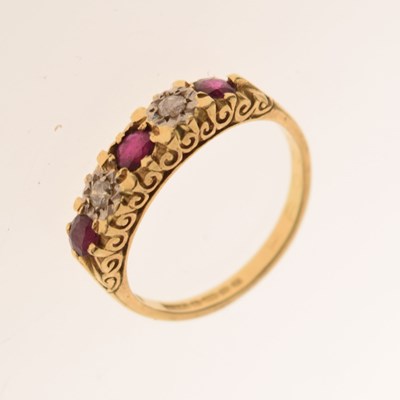 Lot 38 - 18ct gold five-stone ring