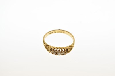 Lot 13 - Edwardian 18ct gold five-stone diamond ring