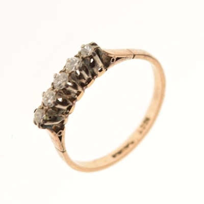 Lot 7 - Five-stone diamond ring