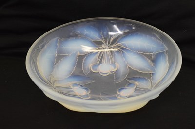 Lot 429 - Vallen Art Deco opalescent glass bowl