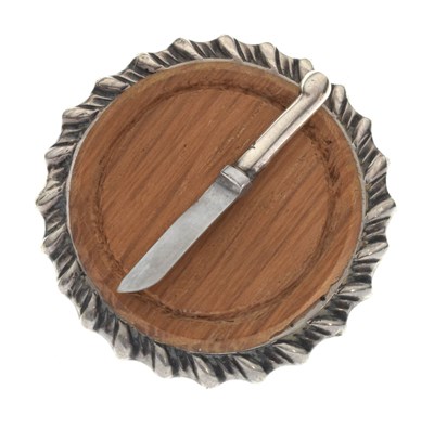 Lot 111 - 20th Century miniature silver mounted breadboard