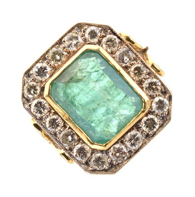 Lot 10 - Emerald and diamond cluster ring