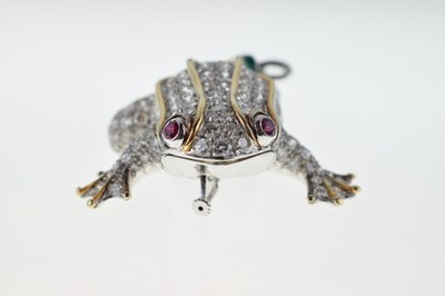 Lot 16 - Diamond, ruby and emerald set frog brooch
