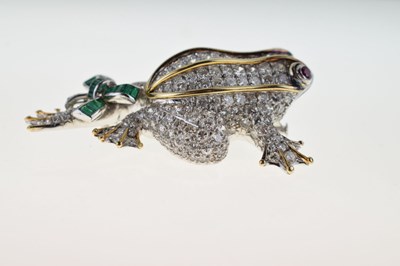 Lot 16 - Diamond, ruby and emerald set frog brooch
