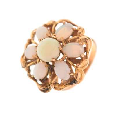 Lot 71 - 9ct yellow metal dress ring