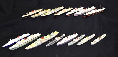 Lot 305 - Group of model ocean liners/ cruise ships