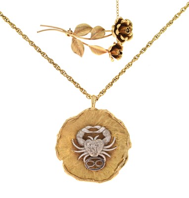 Lot 39 - 9ct gold Cancer Zodiac star sign pendant
