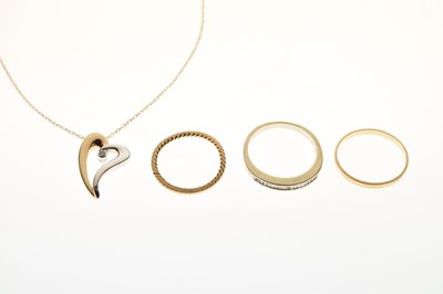 Lot 71 - Small group of gold jewellery
