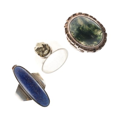 Lot 33 - Three modernist stone set silver rings