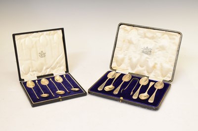 Lot 219 - Two sets of cased silver teaspoons