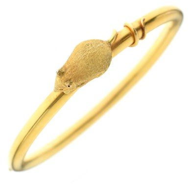 Lot 168 - Hinged bangle mounted with mouse
