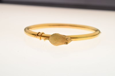 Lot 168 - Hinged bangle mounted with mouse