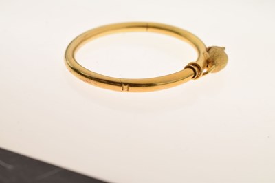 Lot 168 - Hinged bangle mounted with mouse