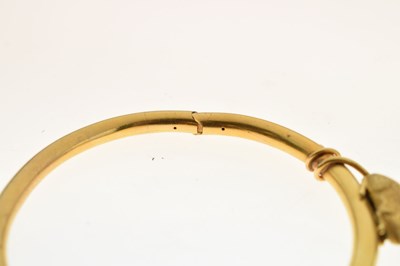 Lot 168 - Hinged bangle mounted with mouse