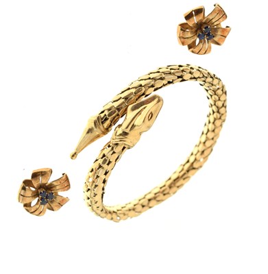Lot 92 - Coiled serpent bangle