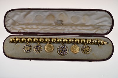 Lot 174 - Victorian gold bracelet