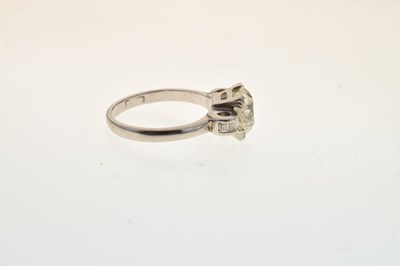 Lot 93 - Diamond single stone ring