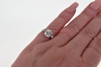 Lot 93 - Diamond single stone ring
