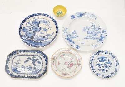 Lot 452 - Sundry Chinese ceramics