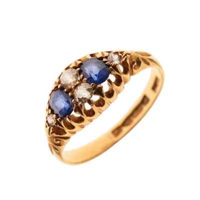 Lot 12 - Edwardian sapphire and diamond 18ct gold ring