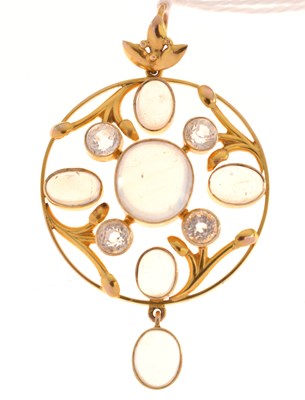Lot 57 - Art Nouveau-style pendant