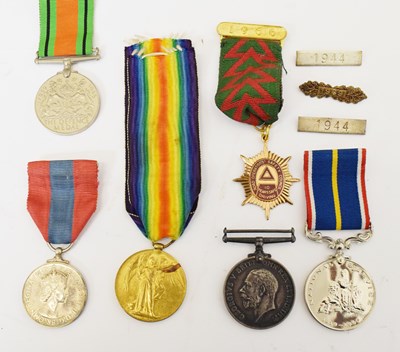 Lot 369 - First World War medal pair