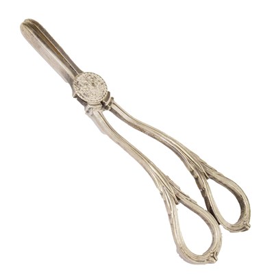 Lot 215 - Pair of Elizabeth II silver grape scissors in the classical manner