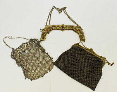 Lot 277 - Early 20th century unmarked white metal evening bag