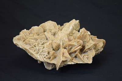 Lot 275 - Dessert Rose Morocco geode