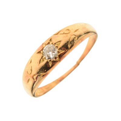 Lot 3 - Late Victorian/Edwardian 18ct gold ring set old cut diamond