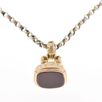 Lot 40 - Yellow metal and carnelian fob