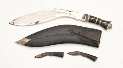 Lot 365 - Nepalese kukri of traditional form