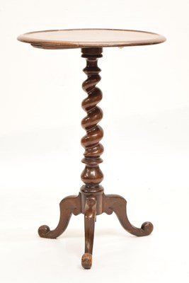 Lot 669 - 19th century dish-top wine table