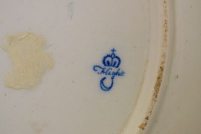 Lot 401 - Late 18th century Flight Worcester plate from the 'Hope Service'