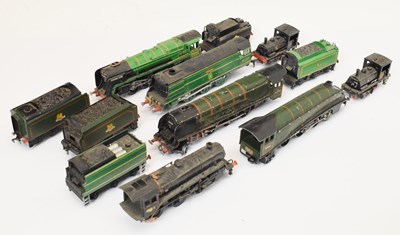 Lot 334 - Quantity of 00 gauge railway train set locomotives