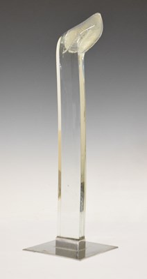 Lot 401 - 20th century glass sculpture