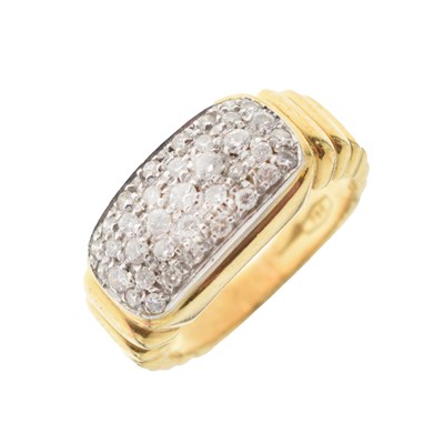 Lot 10 - Pavé set diamond panel ring