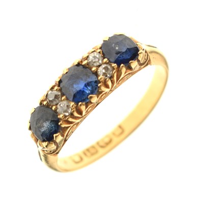 Lot 45 - Late Victorian 18ct gold, sapphire and diamond ring