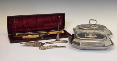 Lot 667 - Cased carving set and sundry plated ware