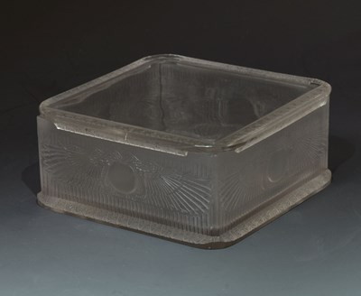 Lot 532 - Lalique 'Khedive' square lidded box with Egyptian decoration