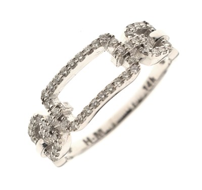Lot 25 - Diamond set dress ring of chain links design