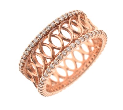Lot 26 - Diamond dress ring