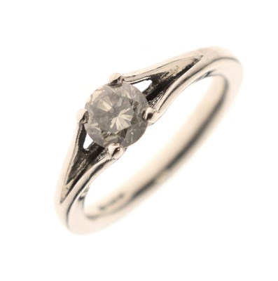 Lot 97 - Diamond single stone platinum ring