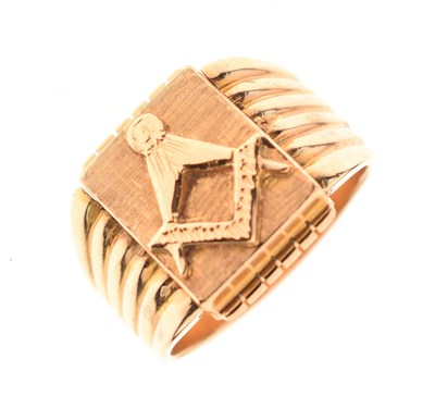 Lot 56 - Masonic swivel signet ring