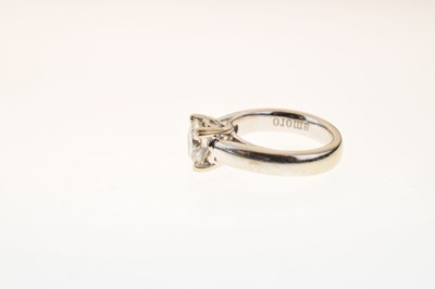 Lot 4 - Diamond single stone ring