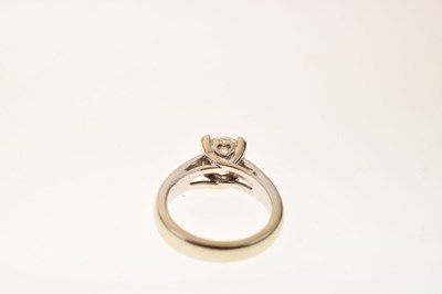 Lot 4 - Diamond single stone ring
