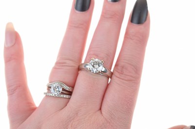 Lot 4 - Diamond single stone ring